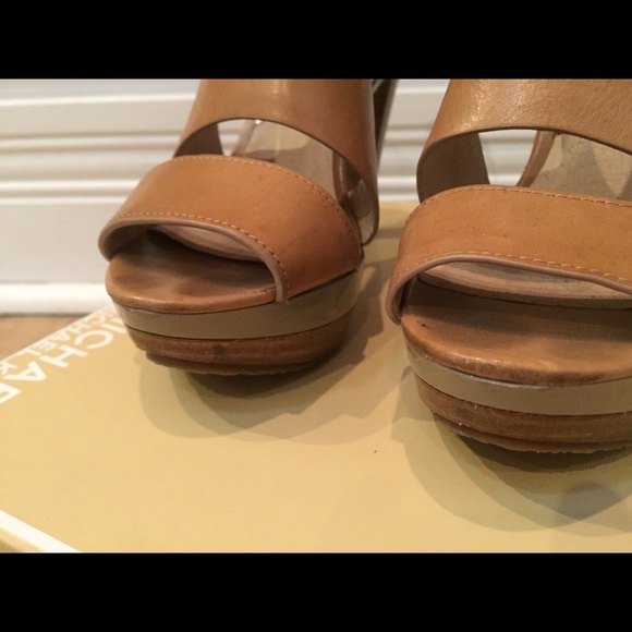 Michael Kors Carla Platform Leather Taupe size 6.5 - Picture 3 of 8